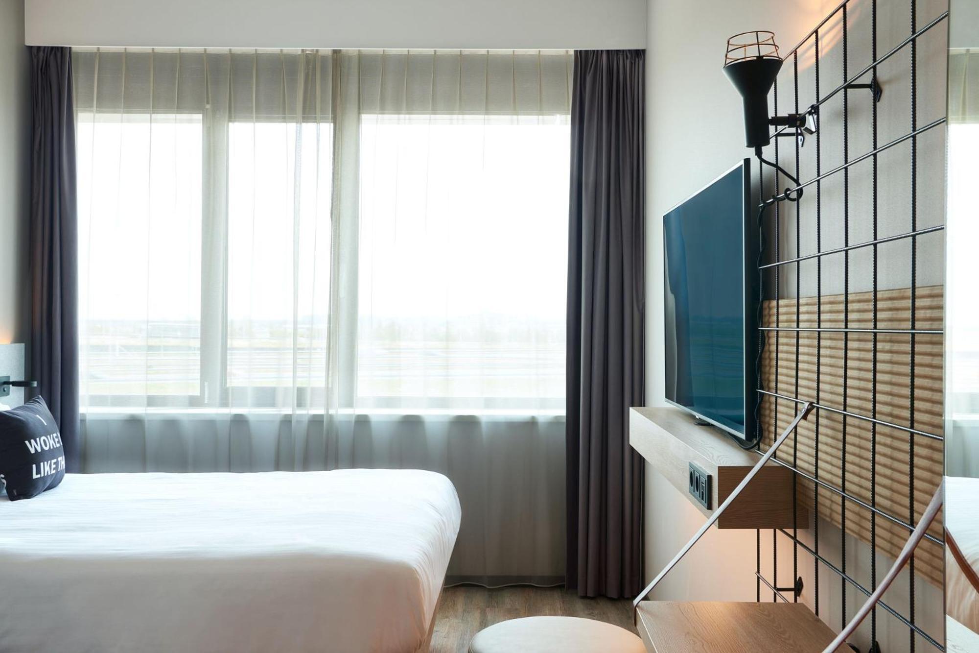 Готель Moxy Amsterdam Schiphol Airport Гофддорп Екстер'єр фото