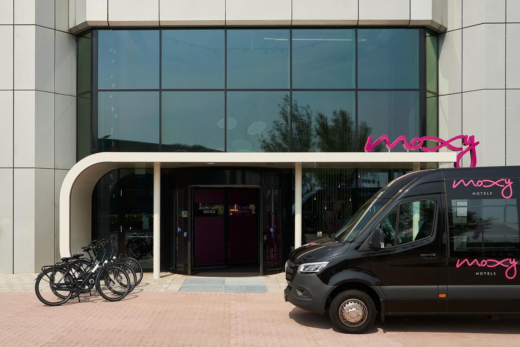 Готель Moxy Amsterdam Schiphol Airport Гофддорп Екстер'єр фото