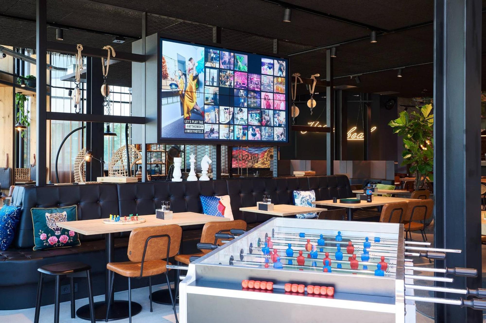 Готель Moxy Amsterdam Schiphol Airport Гофддорп Екстер'єр фото
