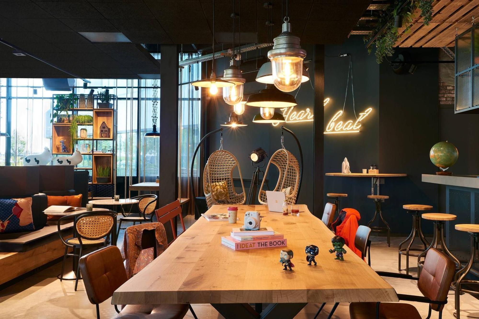 Готель Moxy Amsterdam Schiphol Airport Гофддорп Екстер'єр фото