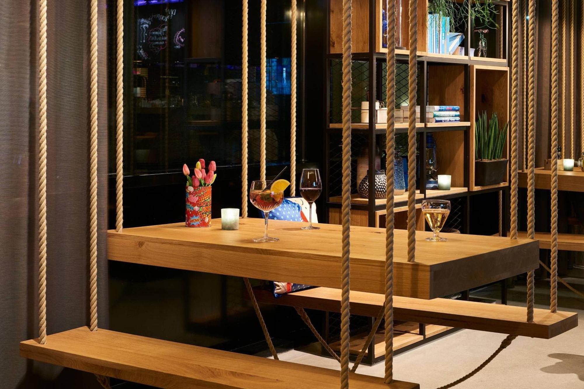 Готель Moxy Amsterdam Schiphol Airport Гофддорп Екстер'єр фото