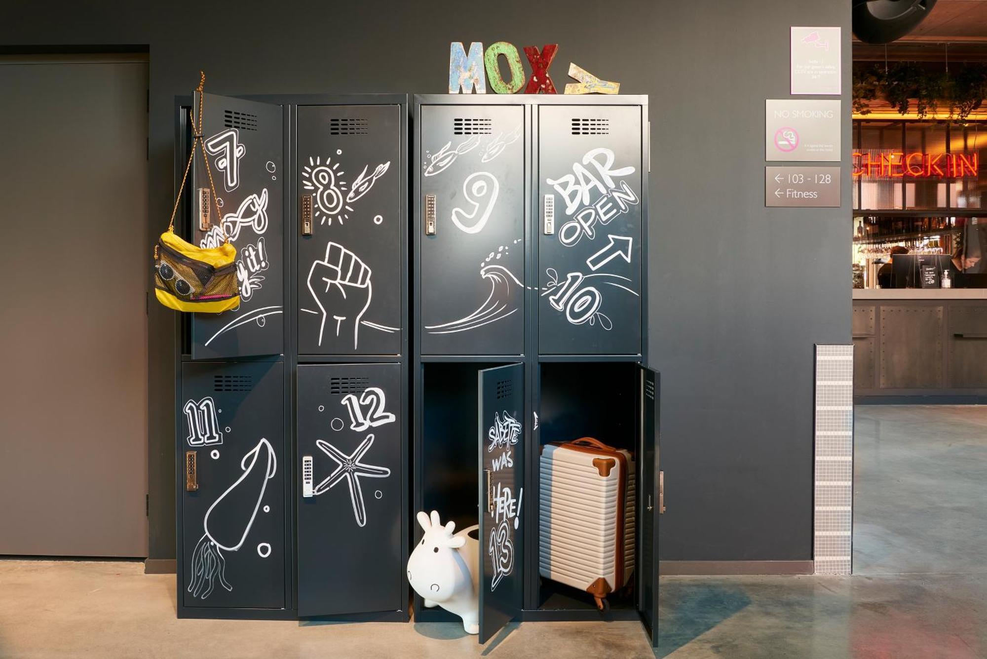Готель Moxy Amsterdam Schiphol Airport Гофддорп Екстер'єр фото